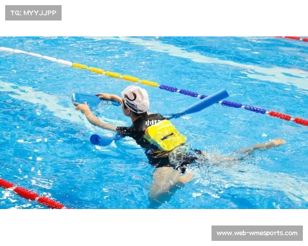 莱德基训练伙伴揭示水下打腿技术革新与突破性细节